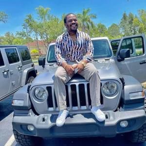 Meet your Posher, Ismael